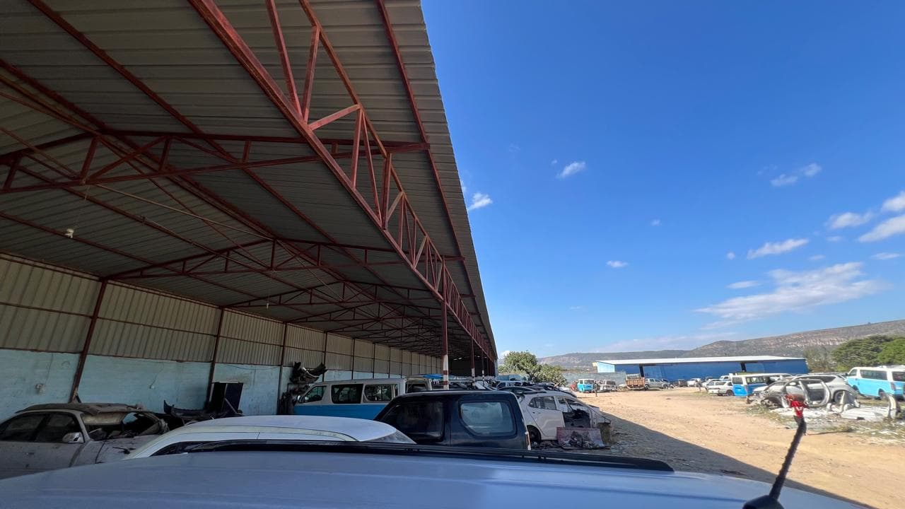 Vende-se Estaleiro em Lubango zona nobre Mapunda - Imagem 1