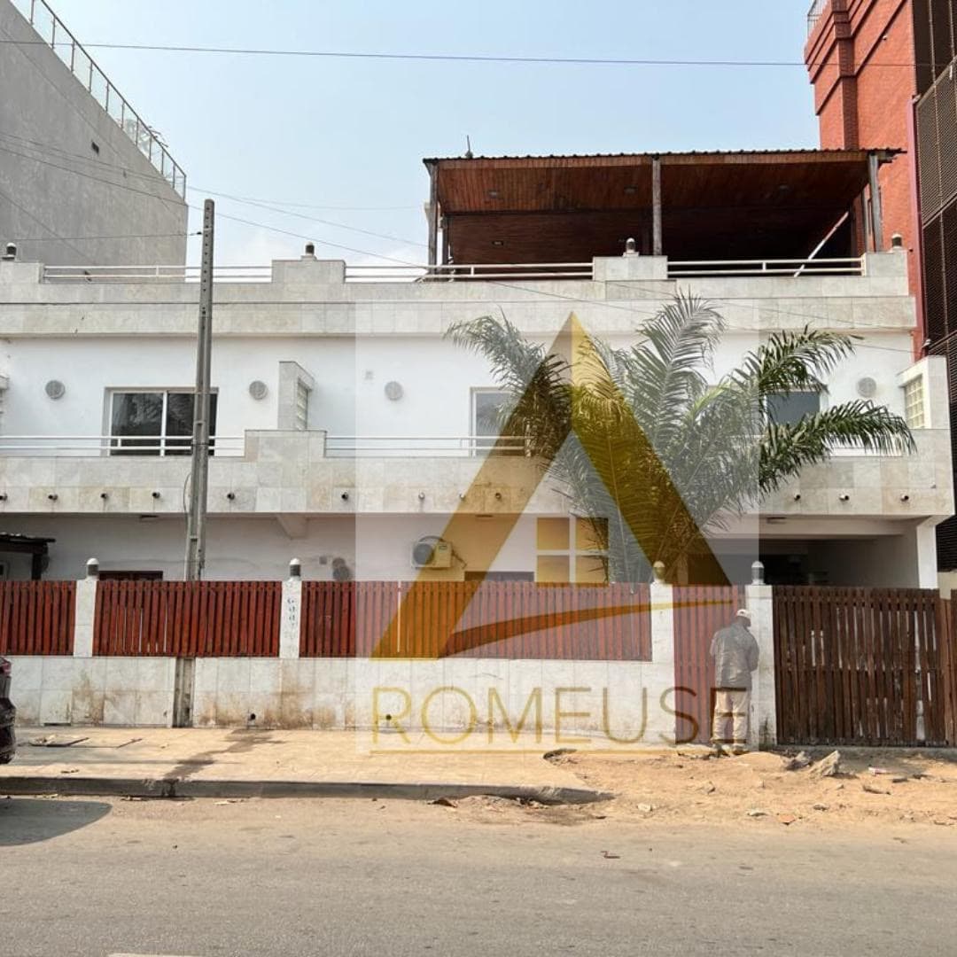 Vende-se Hotel V10 suítes frente ao mar ilha de Luanda- Ingombotas - Imagem 1