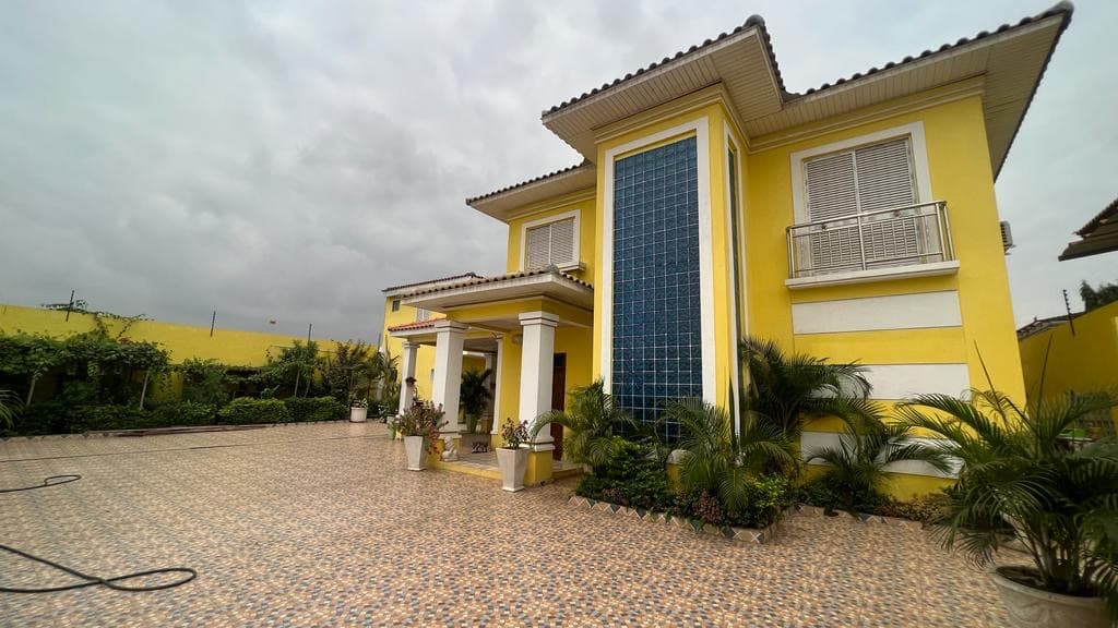 Vende-se vivenda v9 condomínio Bem Morar patriota - Imagem 1