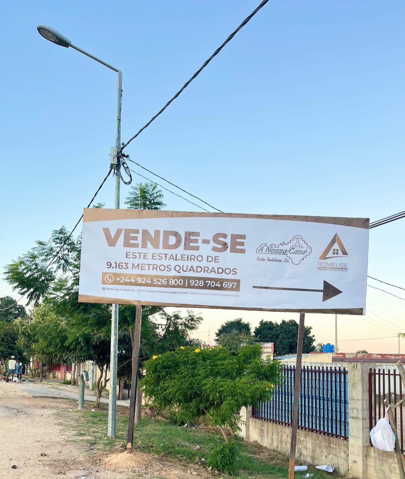 Vende-se Estaleiro em Lubango zona nobre Mapunda . - Imagem 1