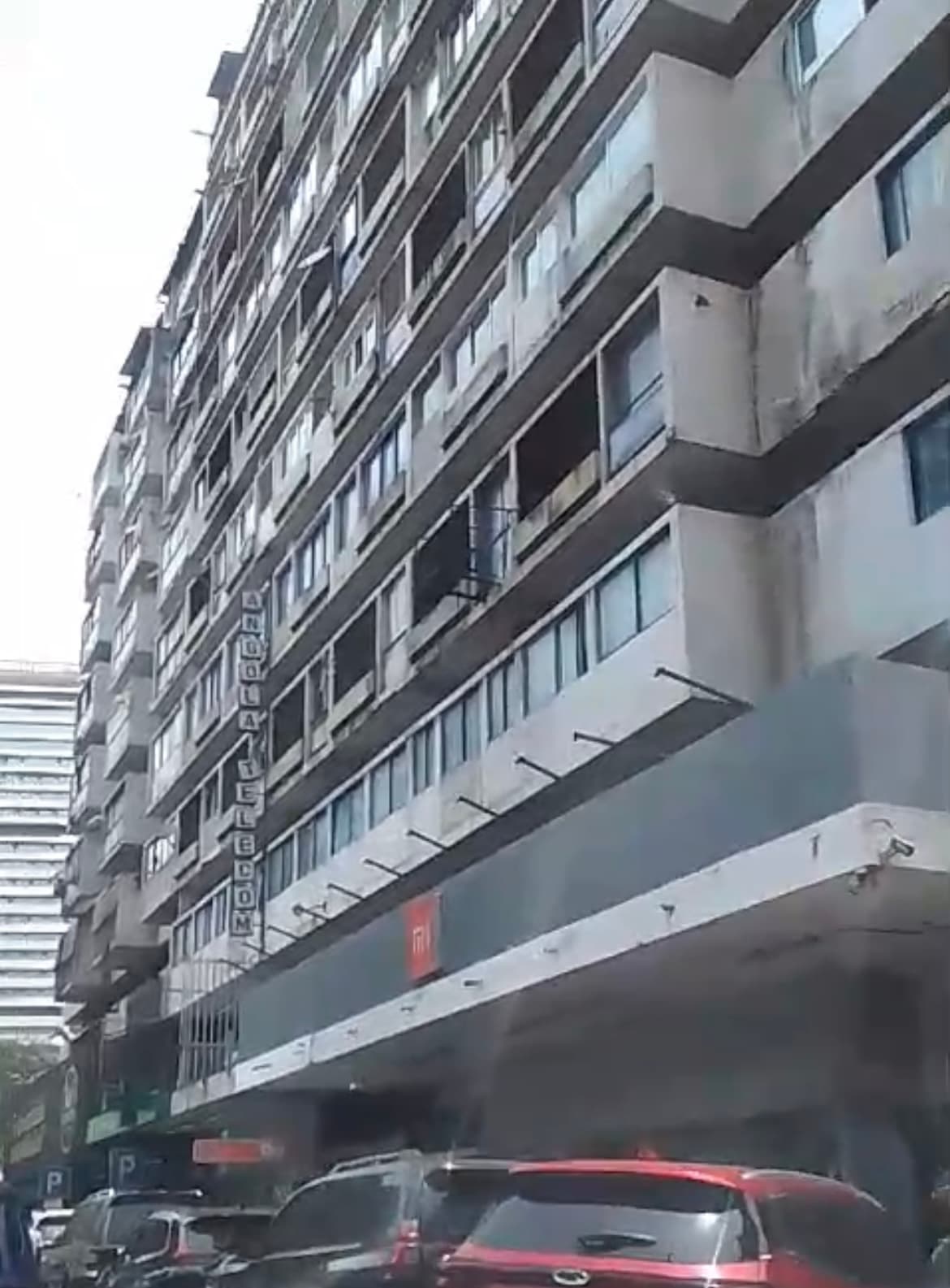 Vende-se Apartamento T2 Na Mutamba 7 andar prédio com elevador - Imagem 1